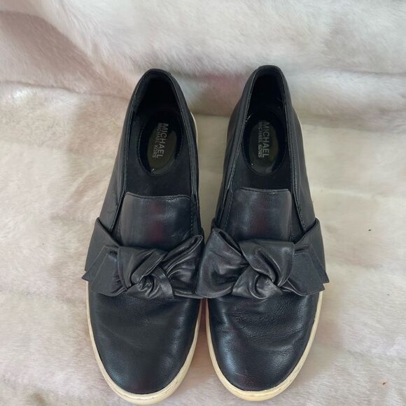 Michael Kors villa leather Black slip on sneakers with a bow accent SZ 6.5M - Picture 1 of 9
